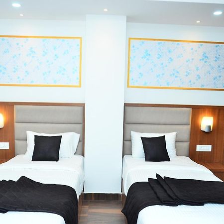 Hotel Eyrie Nest Bangalore Extérieur photo