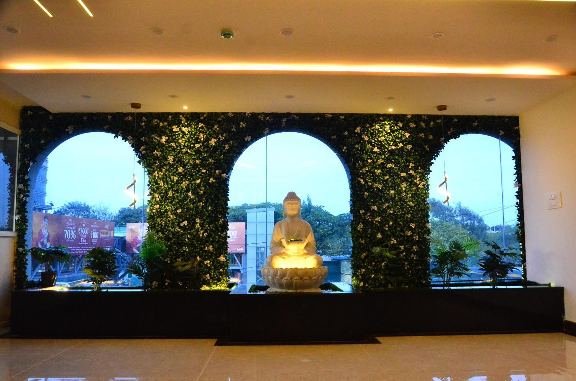 Hotel Eyrie Nest Bangalore Extérieur photo