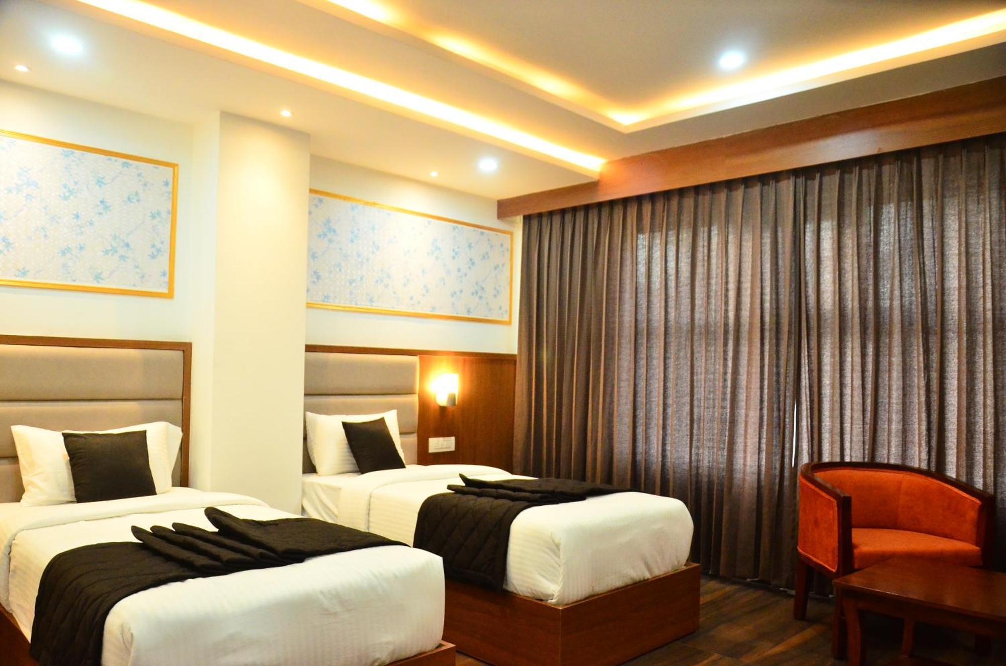 Hotel Eyrie Nest Bangalore Extérieur photo