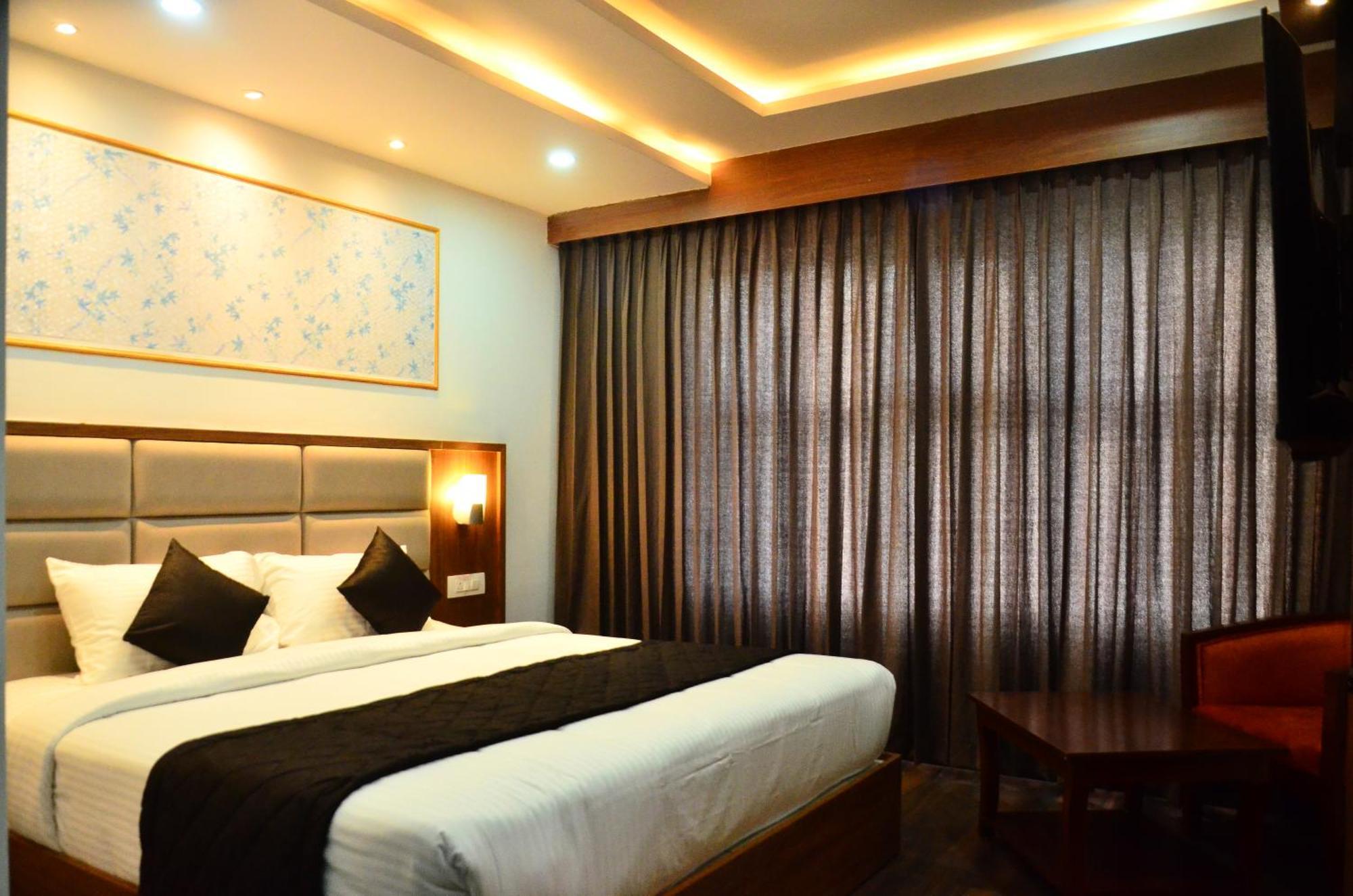 Hotel Eyrie Nest Bangalore Extérieur photo