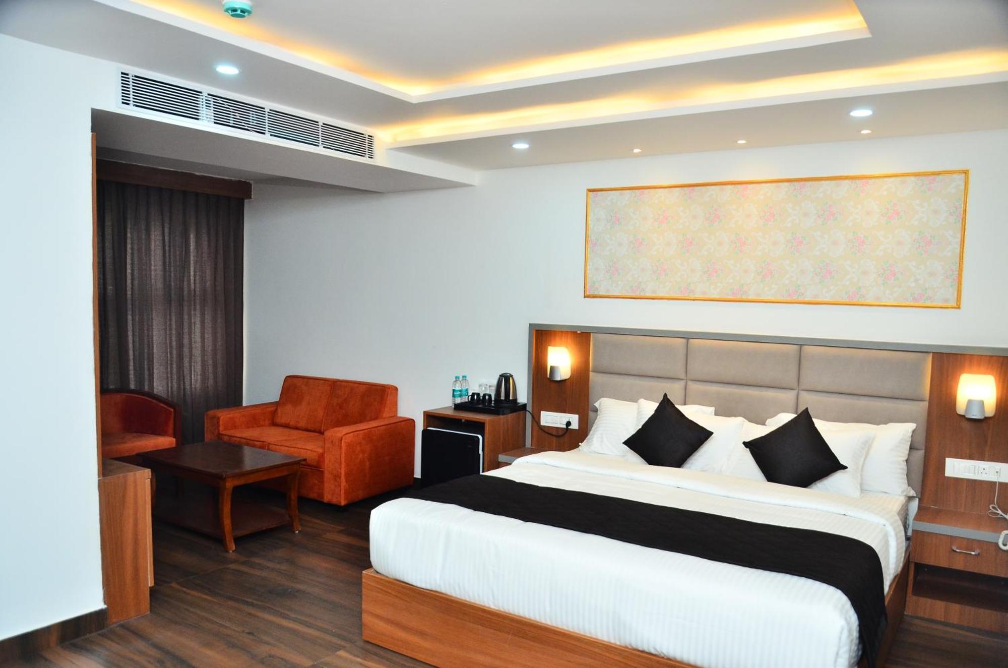 Hotel Eyrie Nest Bangalore Extérieur photo