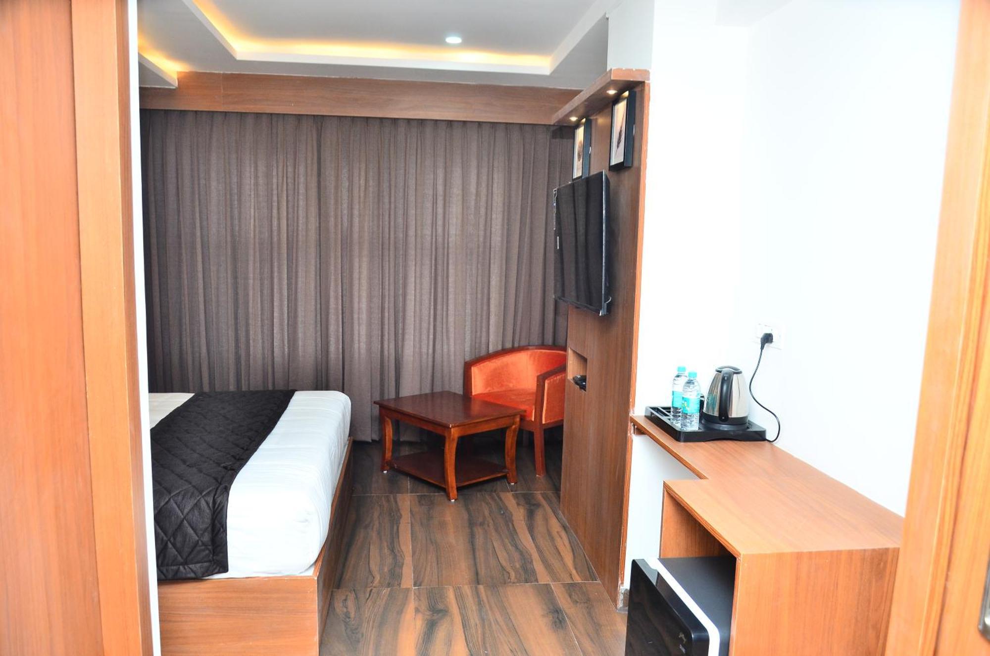 Hotel Eyrie Nest Bangalore Extérieur photo